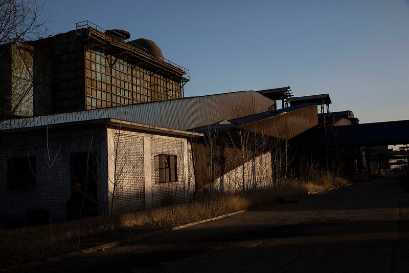 Illustration for article titled Haunting Photos From an Abandoned Steel Mill in China